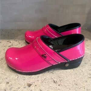Sanita Koi Bright Pink Clogs with Black Soles